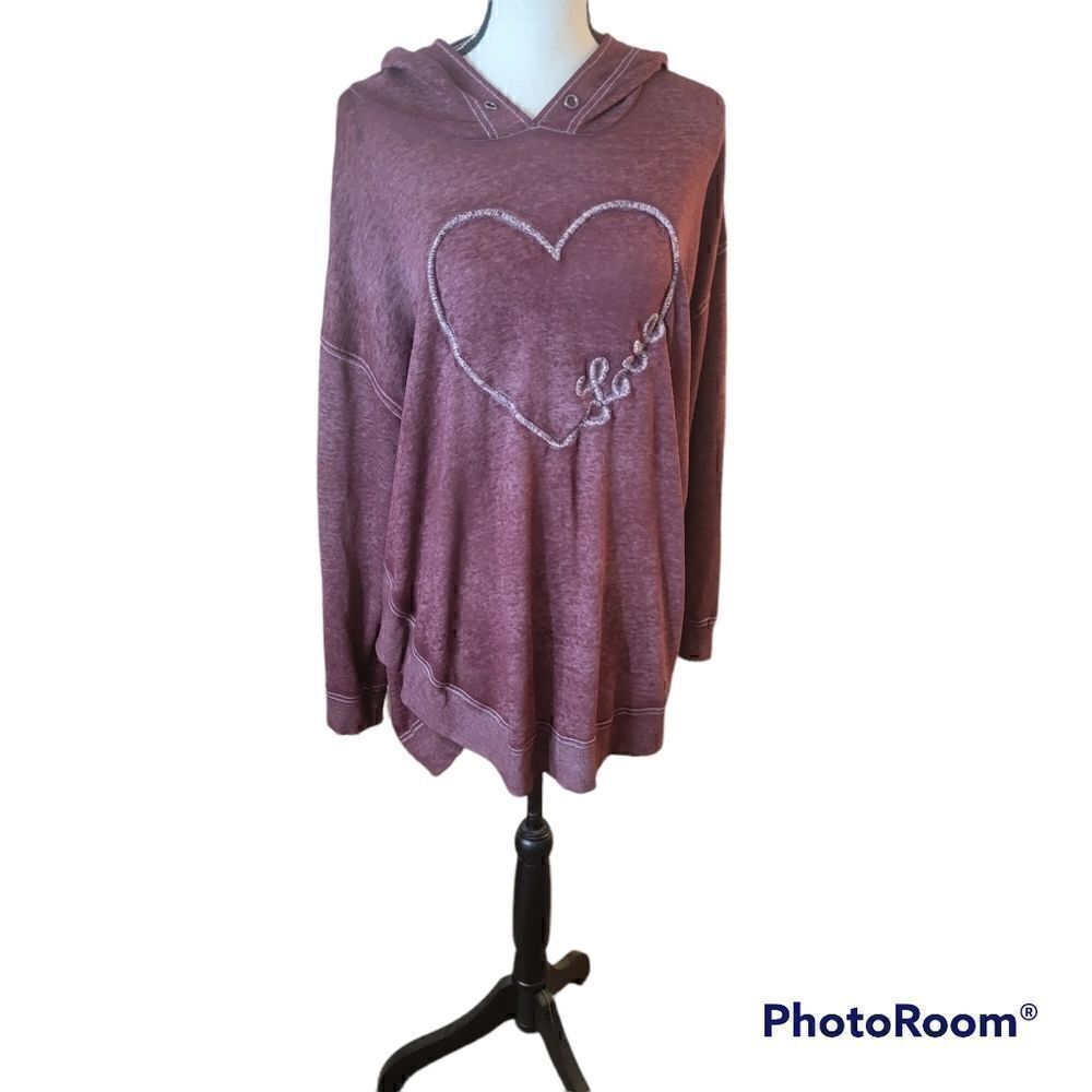 Lane Bryant Lightweight Pullover Hoodie with Embroidered Heart. Size 18/20.